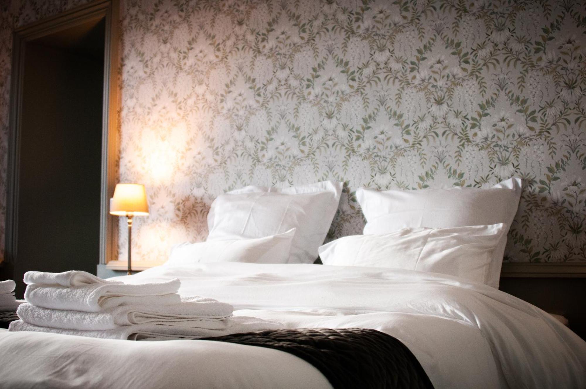 Bed and Breakfast Domaine De La Briouse Sanxay Экстерьер фото